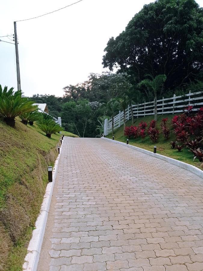 Recanto Da Ruína * Pedra Menina