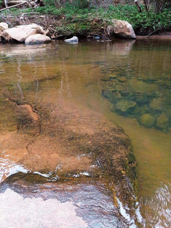 Recanto Da Ruína Pedra Menina